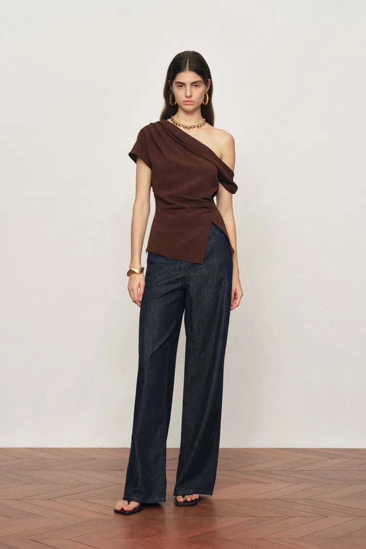 Hazel Asymmetric Ruched One Shoulder Side Slit Fitted Top in Triacetate Blend