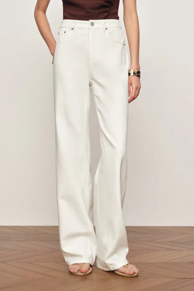 Alma Barrel Straight Leg Jeans in Lightweight Lyocell Blend Denim