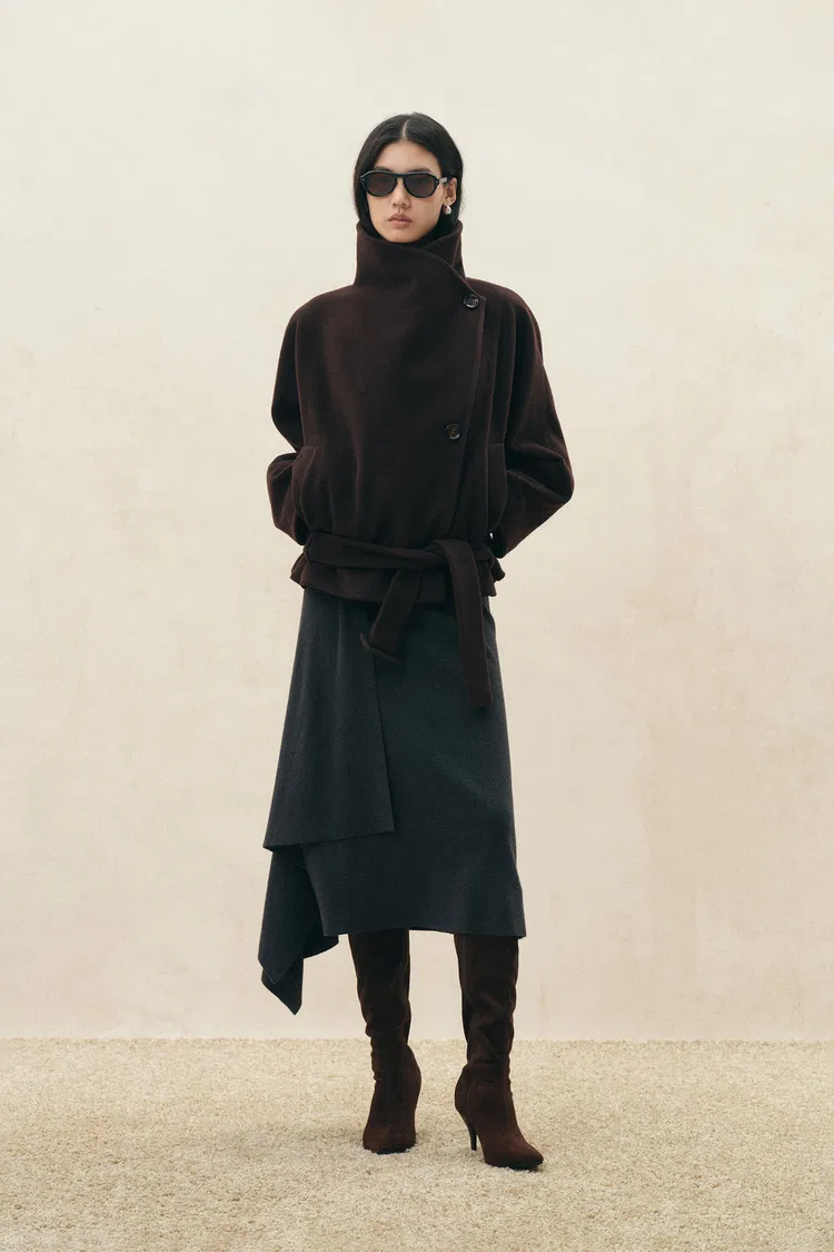 Dama Low Waist Belted Cropped Coat in Wool Cashmere