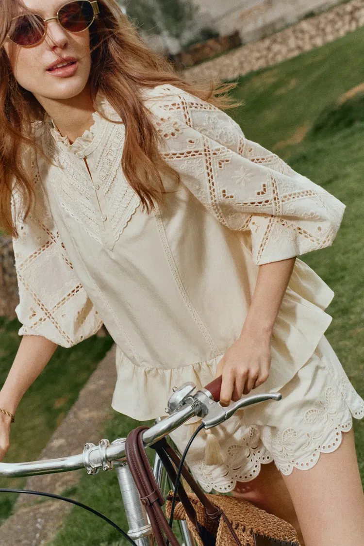 Nina's Openwork Embroidery Blouse in Cotton Jacquard