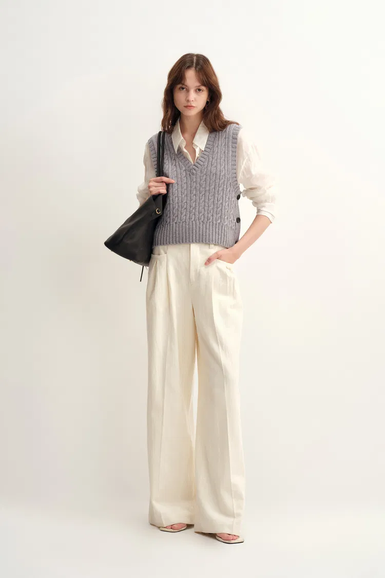 Winnie V Neck Sleeveless Top in Merino Wool Cable Knit