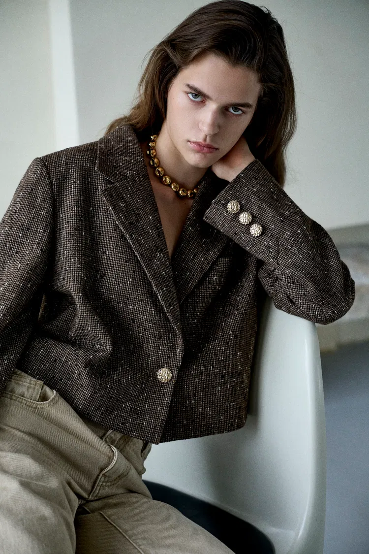 Eleanor Crop Houndstooth Blazer in Light Wool-Blend