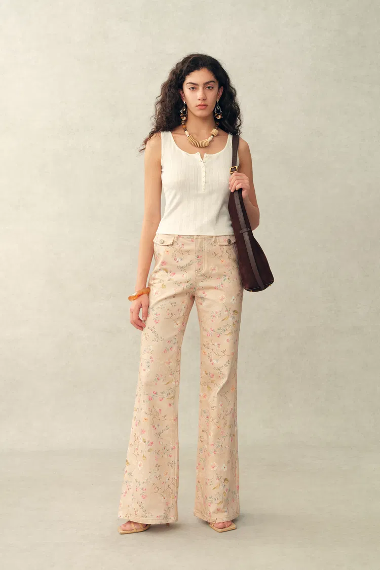 Kari Henley Collar Sleeveless Top in Openwork Knit