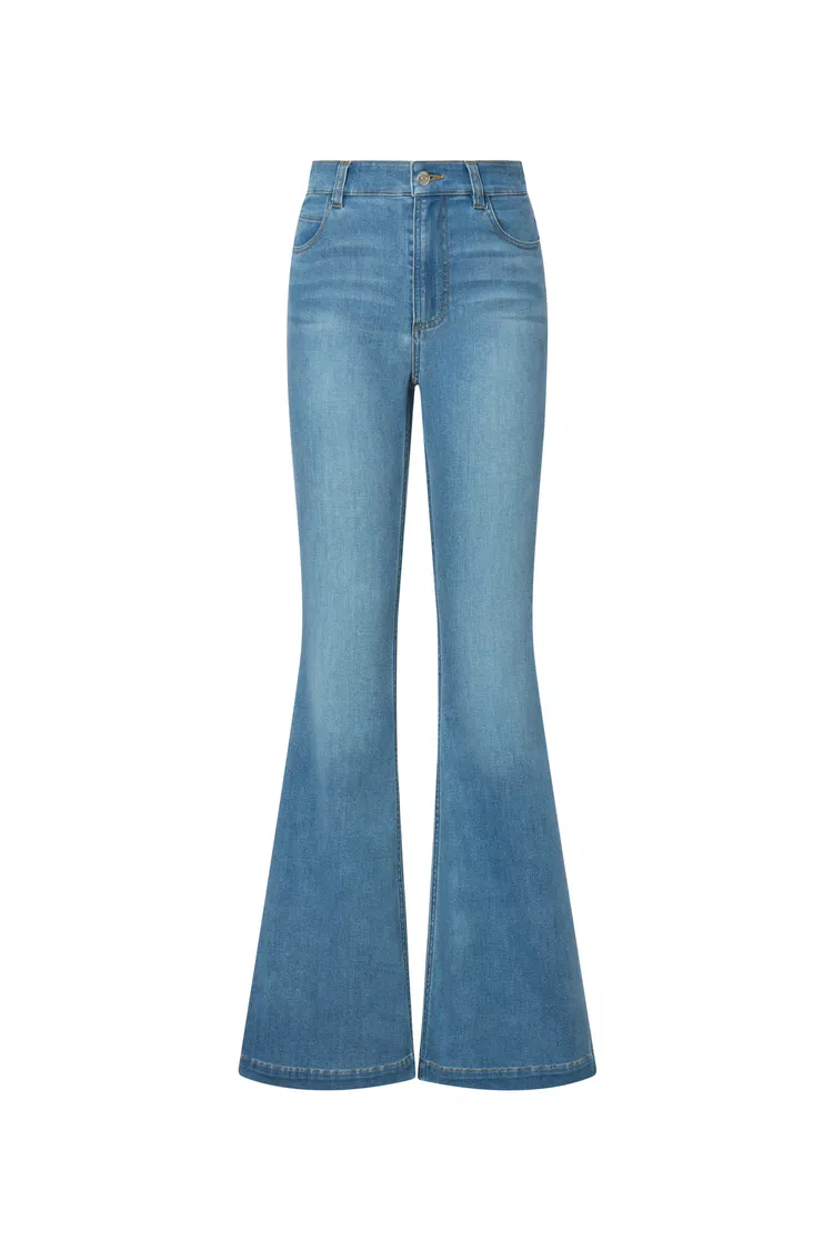 Deni Fitted Bootcut Jeans in Stretch Denim