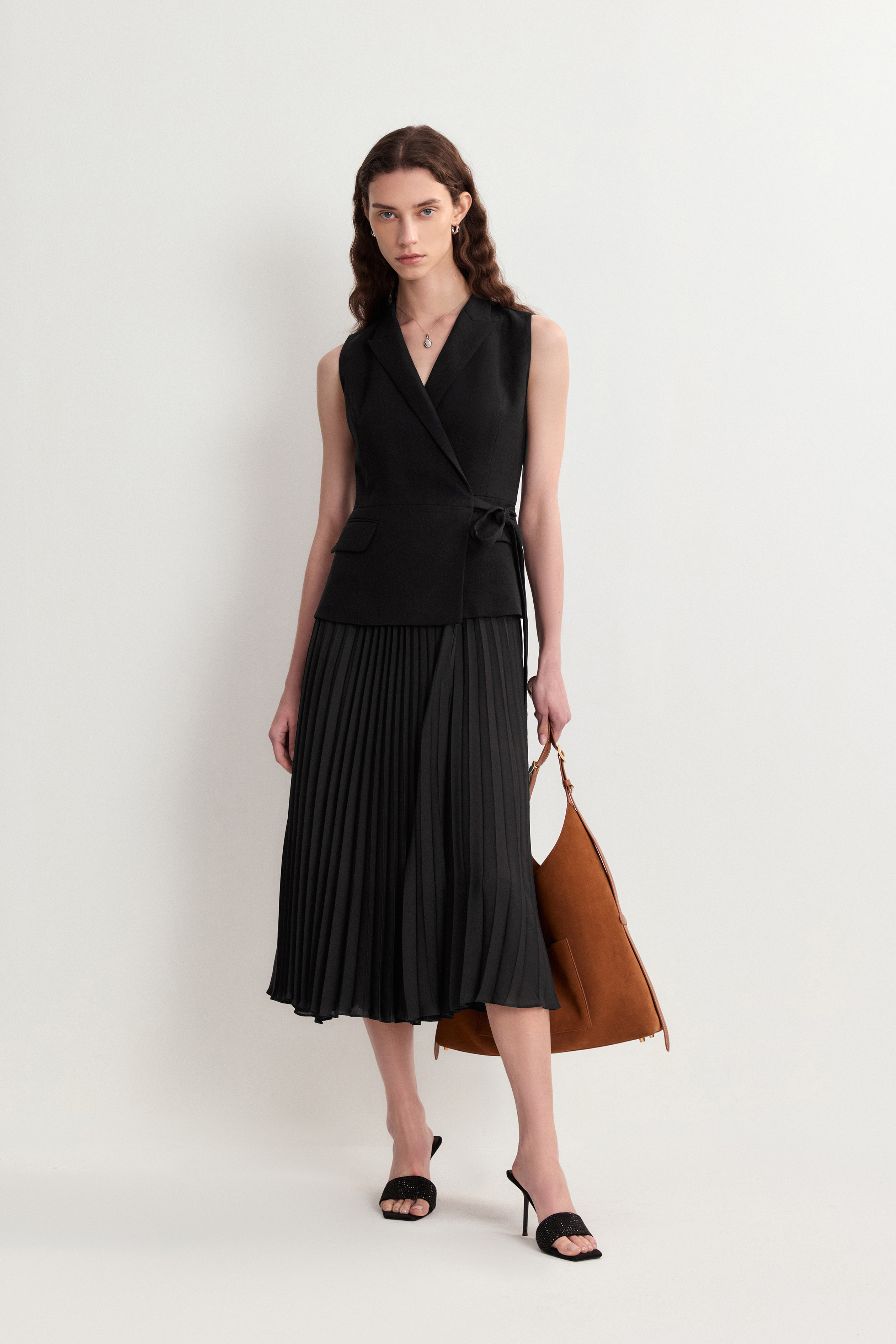 Sherry Sleeveless Pleated Dress –