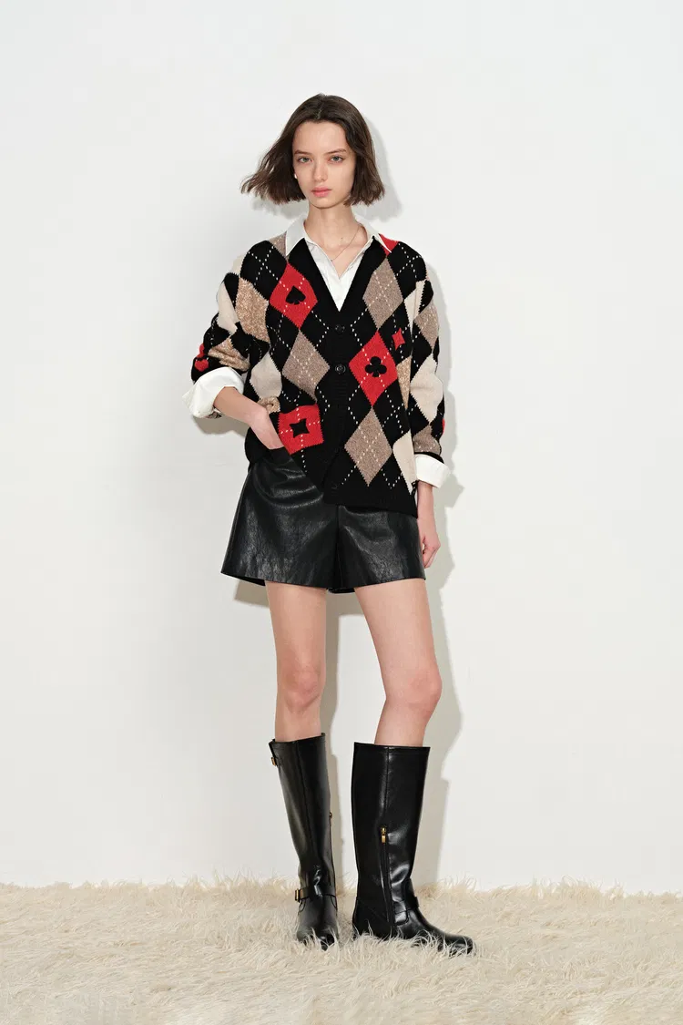 Hélène Hand Embroidery Argyle Cardigan in Wool Blend