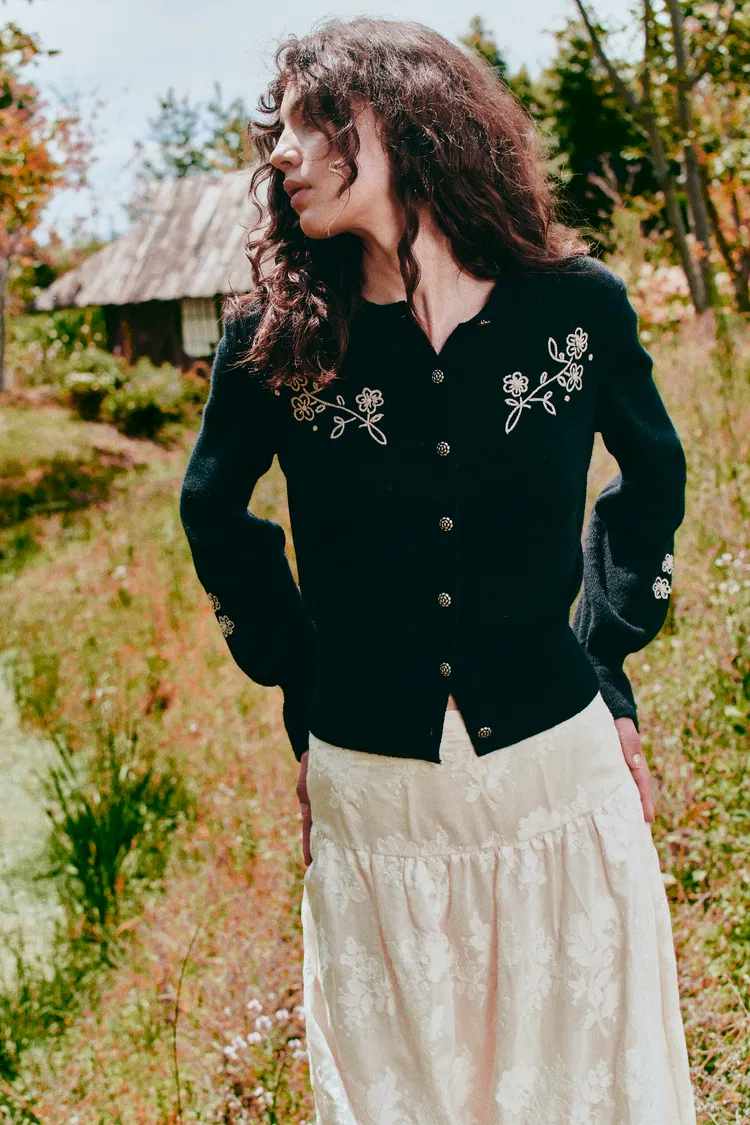 Lila Hand Embroidery Floral Fitted Cardigan in Wool Blend